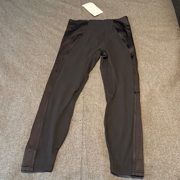 Lululemon Align No Line High Rise Pant 25” Satin, 10, NWT - Picture 4 of 6